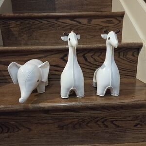 Zuny White Leather Decorative Elephant and Giraffe Set